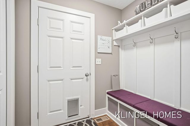 16815 Watersedge Drive, Grand Haven, MI 49417