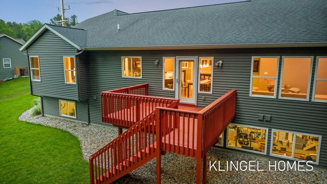 16815 Watersedge Drive, Grand Haven, MI 49417