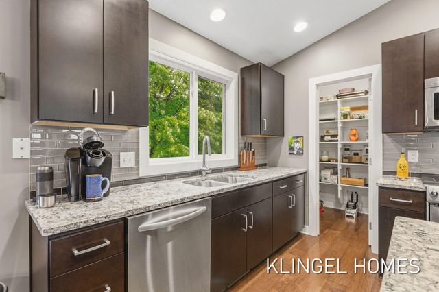 16815 Watersedge Drive, Grand Haven, MI 49417