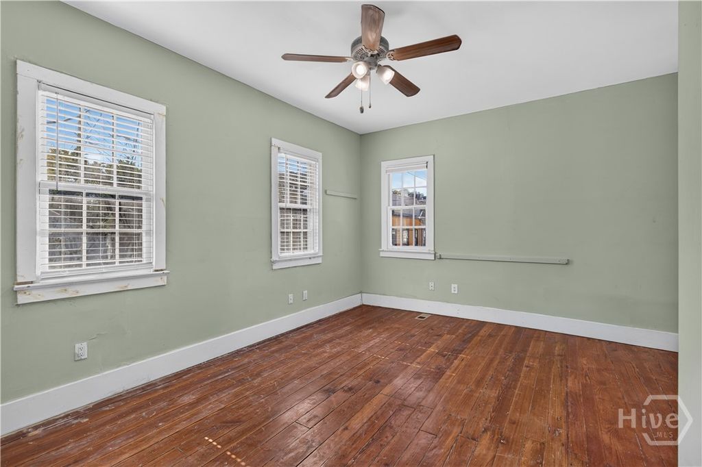 Image 14 of property listing at 501 E Charlton Street H, Savannah, GA 31401
