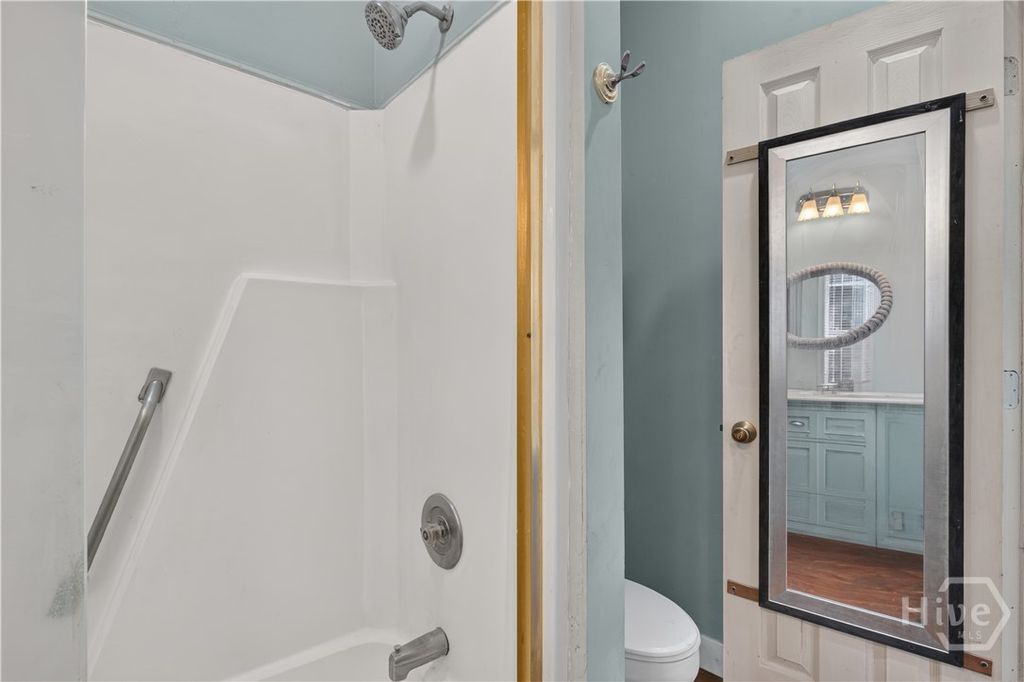 Image 18 of property listing at 501 E Charlton Street H, Savannah, GA 31401