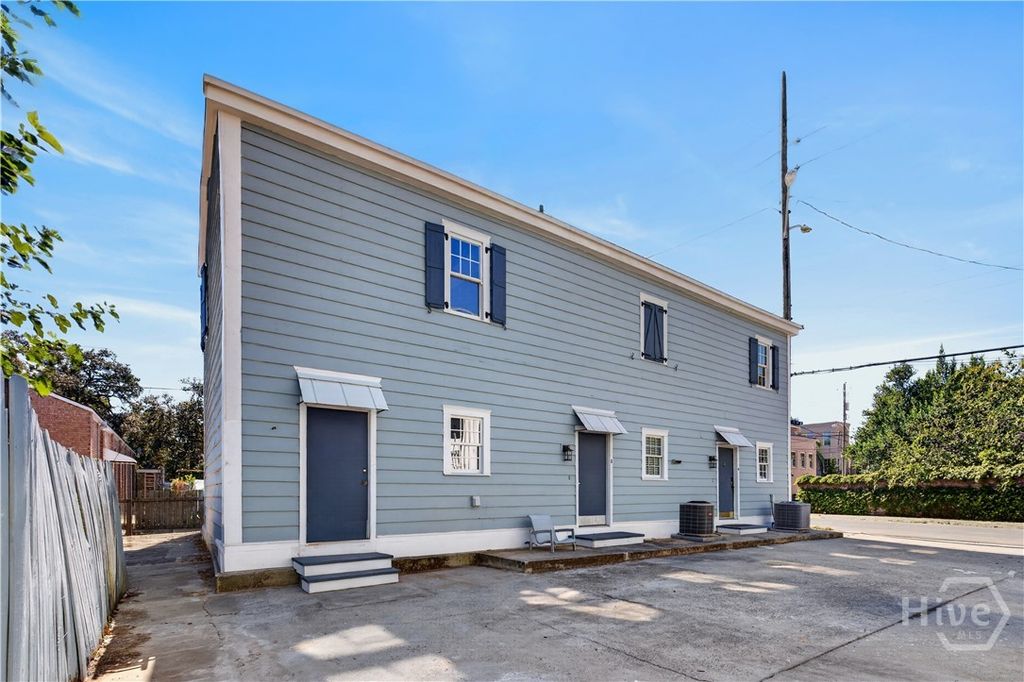 Image 21 of property listing at 501 E Charlton Street H, Savannah, GA 31401