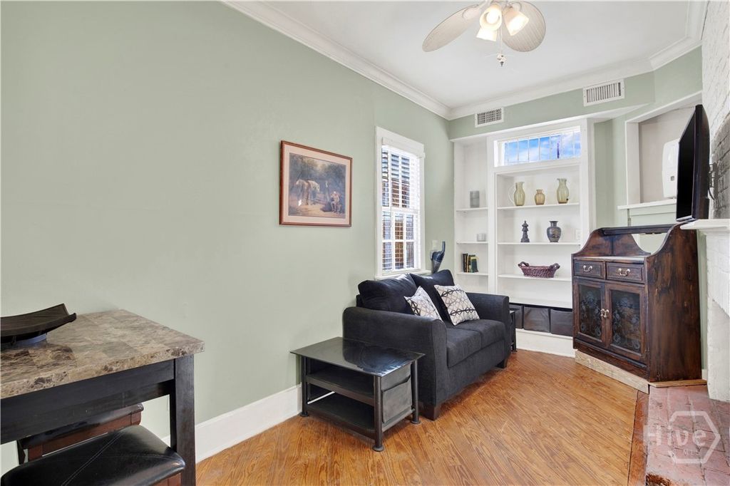 Image 8 of property listing at 501 E Charlton Street H, Savannah, GA 31401