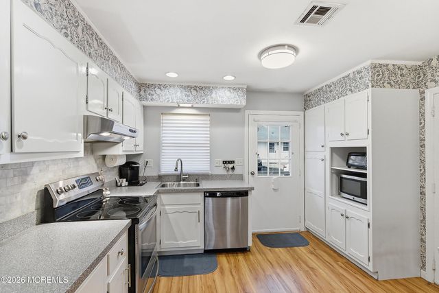 812A Dumbarton Drive, Lakewood, NJ 08701