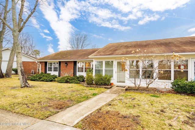 812A Dumbarton Drive, Lakewood, NJ 08701