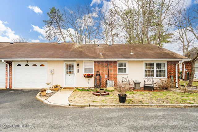 812A Dumbarton Drive, Lakewood, NJ 08701