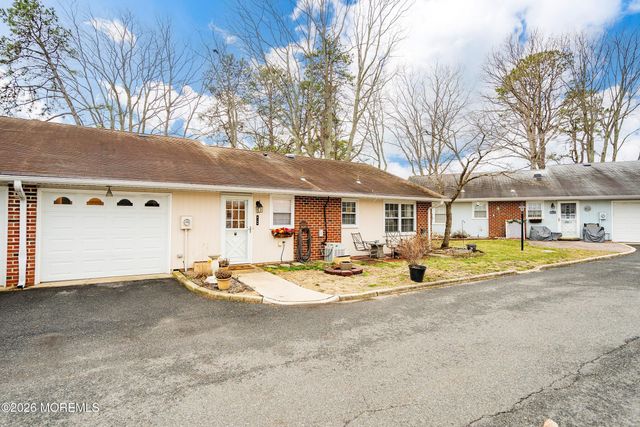 812A Dumbarton Drive, Lakewood, NJ 08701