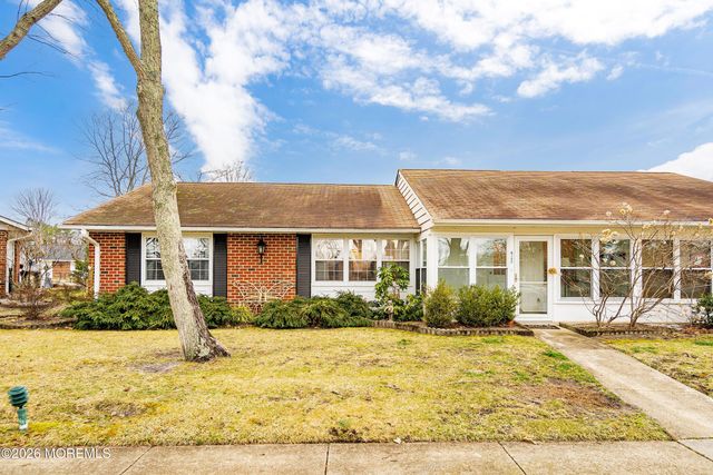 812A Dumbarton Drive, Lakewood, NJ 08701