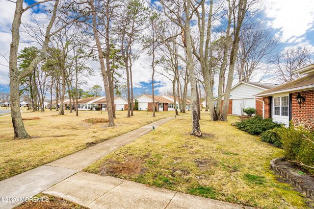 812A Dumbarton Drive, Lakewood, NJ 08701