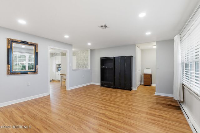 812A Dumbarton Drive, Lakewood, NJ 08701