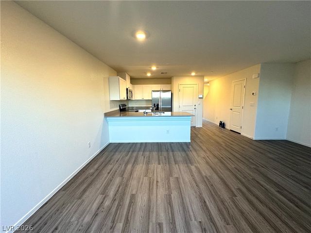 9932 Marigold Hills Street, Las Vegas, NV 89141