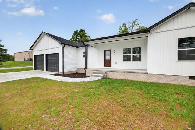 208 E Crawford Ave, Monterey, TN 38574