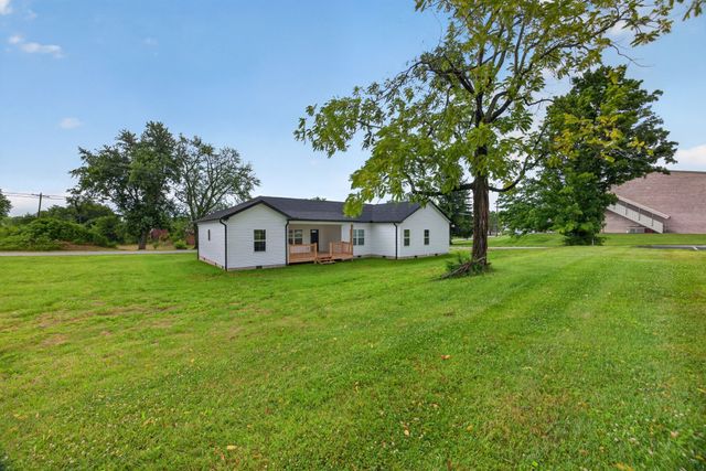 208 E Crawford Ave, Monterey, TN 38574