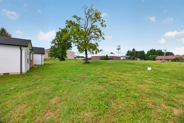 208 E Crawford Ave, Monterey, TN 38574
