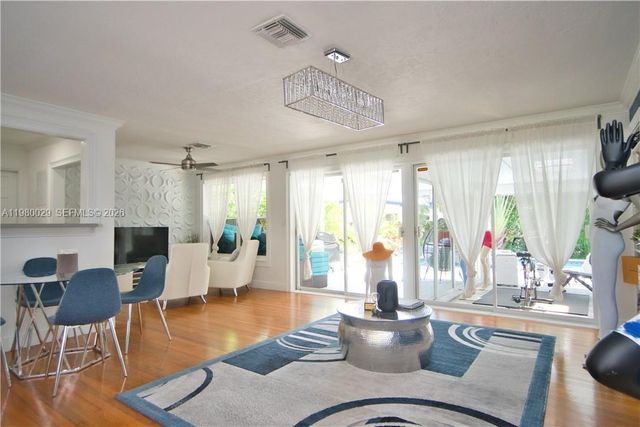 1419 N 16th Ct, Hollywood, FL 33020