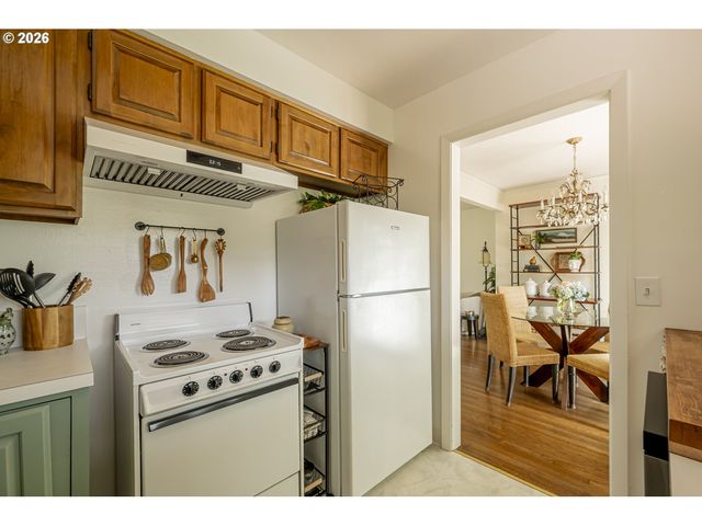 10910 Ne HANCOCK St, Portland, OR 97220