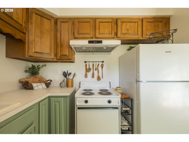 10910 Ne HANCOCK St, Portland, OR 97220