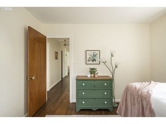 10910 Ne HANCOCK St, Portland, OR 97220