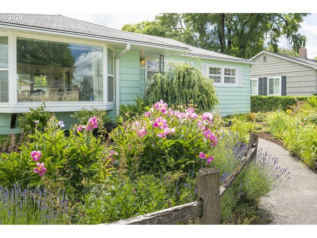 10910 Ne HANCOCK St, Portland, OR 97220