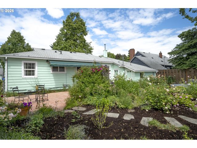 10910 Ne HANCOCK St, Portland, OR 97220