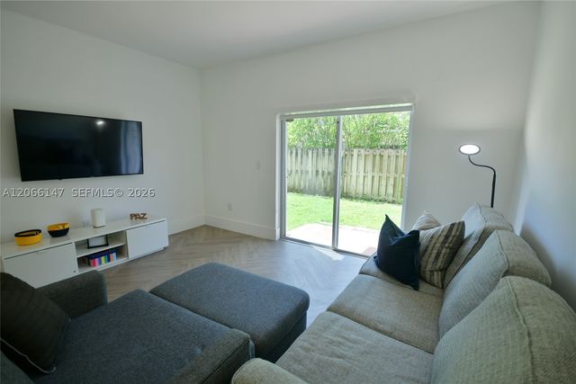 10026 Hammocks Blvd 103-6, Miami, FL 33196