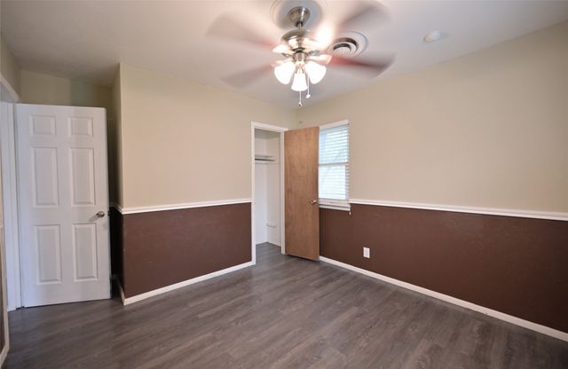 1804 England Road, Arlington, TX 76013