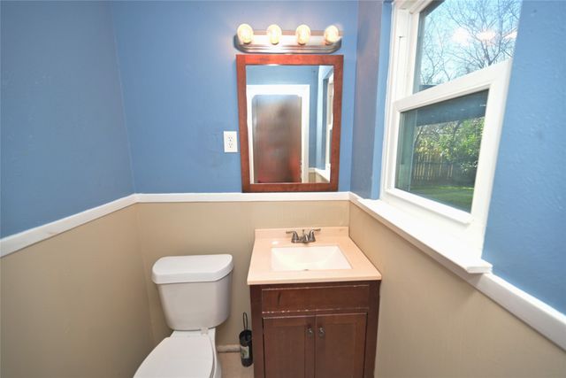 1804 England Road, Arlington, TX 76013