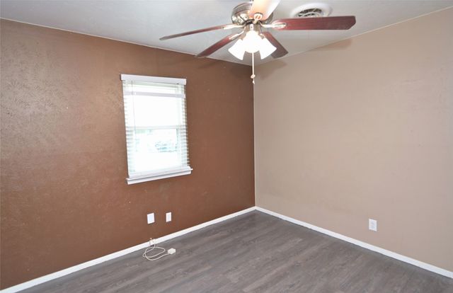 1804 England Road, Arlington, TX 76013