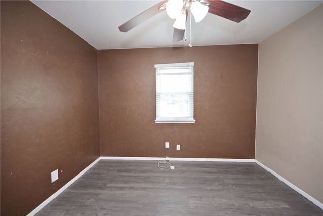 1804 England Road, Arlington, TX 76013