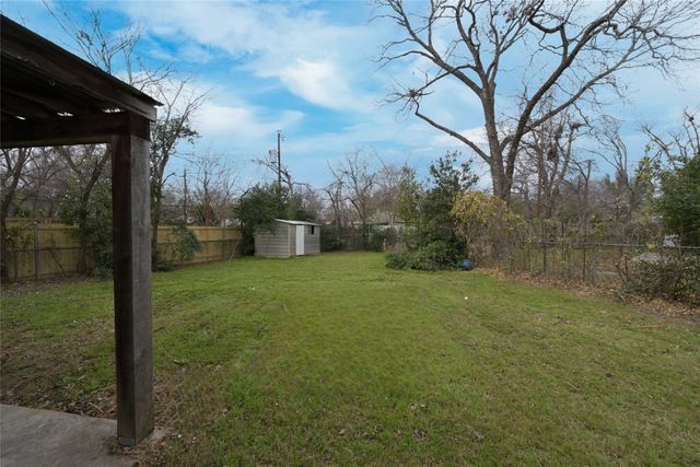 1804 England Road, Arlington, TX 76013