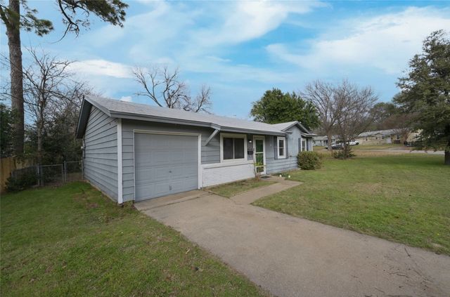 1804 England Road, Arlington, TX 76013