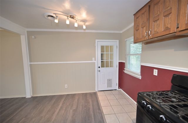 1804 England Road, Arlington, TX 76013