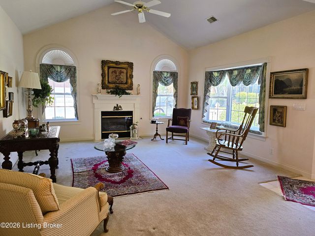 8126 Saint Andrews Village Dr, Louisville, KY 40241