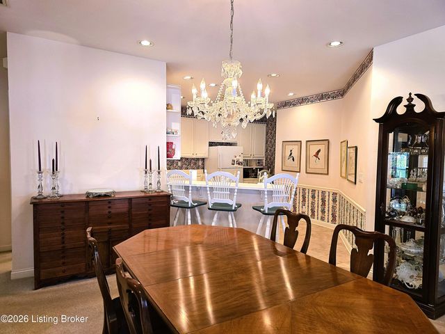 8126 Saint Andrews Village Dr, Louisville, KY 40241