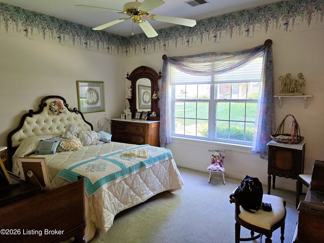 8126 Saint Andrews Village Dr, Louisville, KY 40241