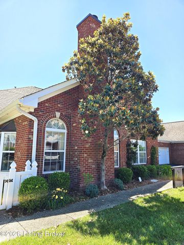 8126 Saint Andrews Village Dr, Louisville, KY 40241