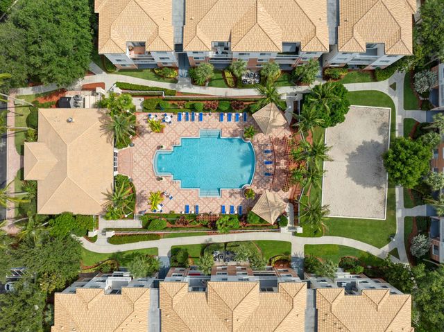 3303 Myrtlewood Circle E, Palm Beach Gardens, FL 33418