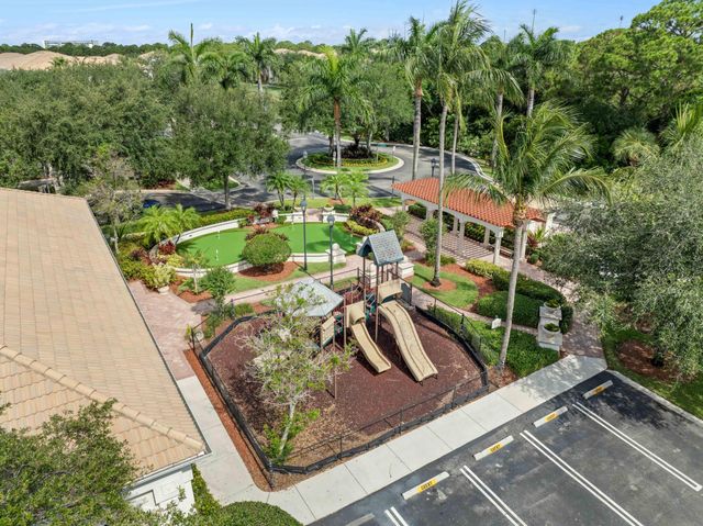 3303 Myrtlewood Circle E, Palm Beach Gardens, FL 33418