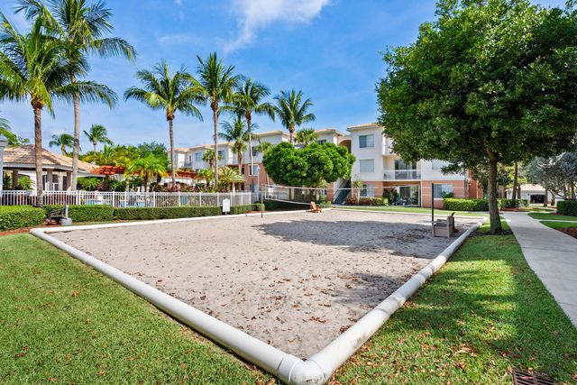 3303 Myrtlewood Circle E, Palm Beach Gardens, FL 33418