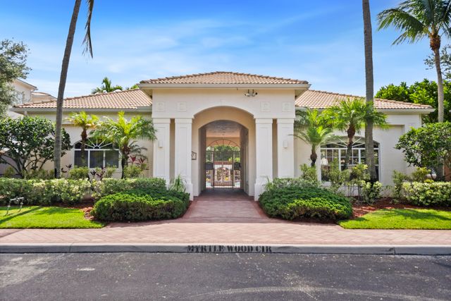 3303 Myrtlewood Circle E, Palm Beach Gardens, FL 33418
