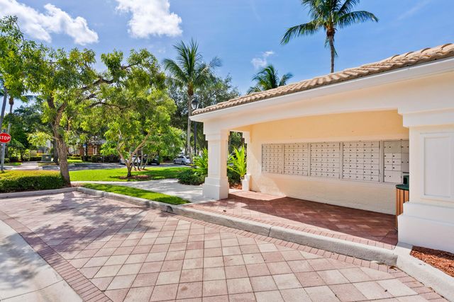 3303 Myrtlewood Circle E, Palm Beach Gardens, FL 33418