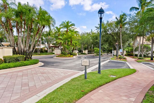 3303 Myrtlewood Circle E, Palm Beach Gardens, FL 33418
