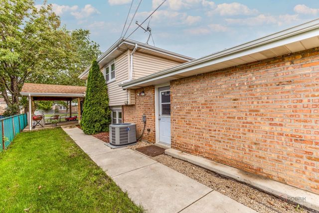 8001 S Thomas Avenue, Bridgeview, IL 60455