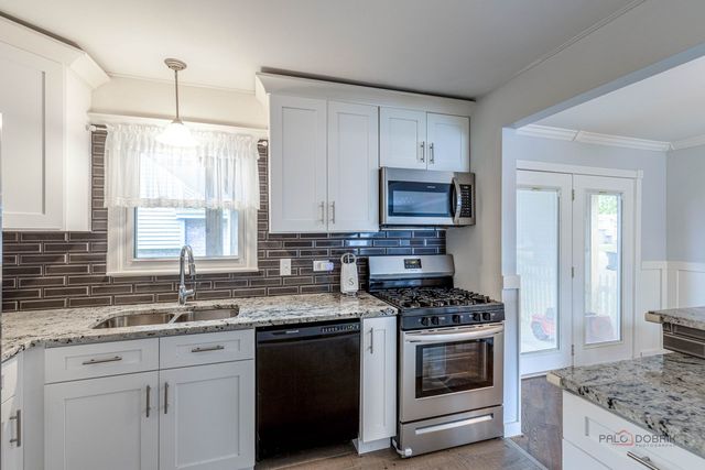 8001 S Thomas Avenue, Bridgeview, IL 60455