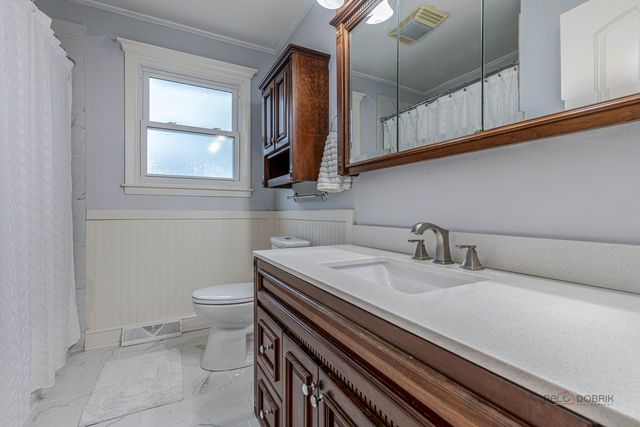 8001 S Thomas Avenue, Bridgeview, IL 60455