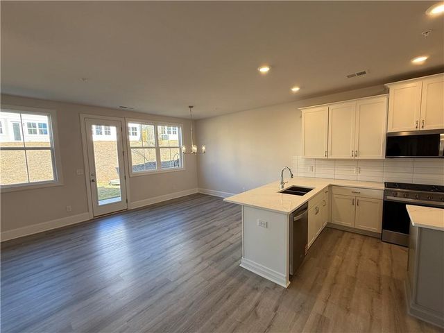 1652 Crestcreek Court, Marietta, GA 30008