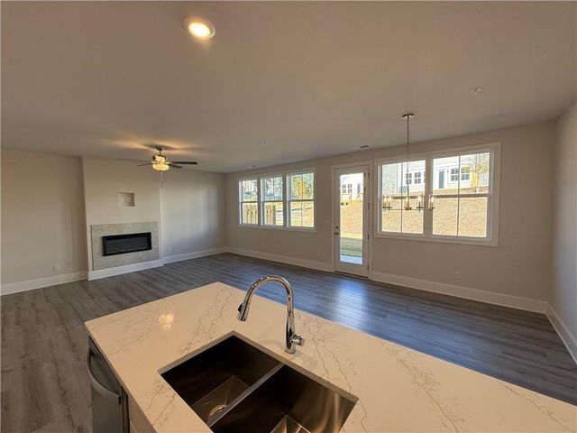 1652 Crestcreek Court, Marietta, GA 30008