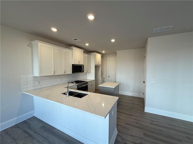 1652 Crestcreek Court, Marietta, GA 30008