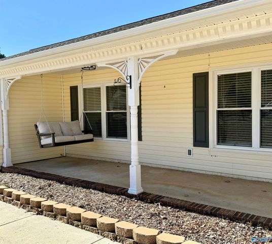 8430 Hogan Drive SE, Huntsville, AL 35802