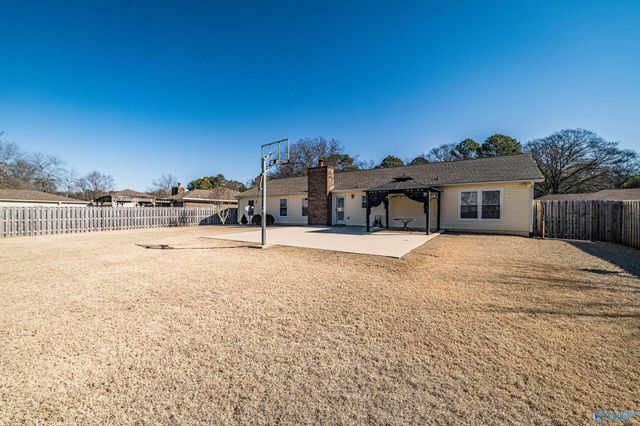 8430 Hogan Drive SE, Huntsville, AL 35802